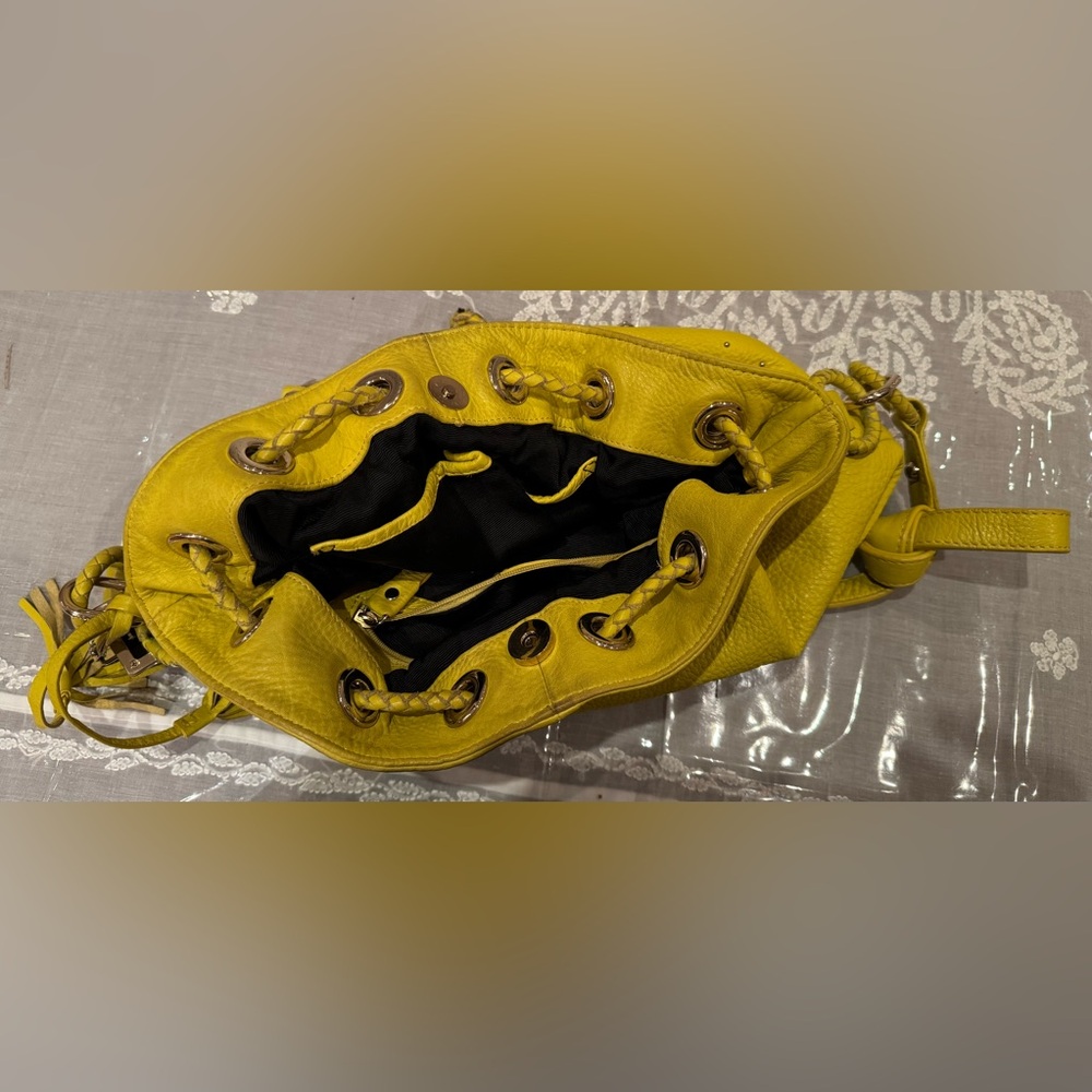 ❤️ LEATHER CHARLES DAVID STUDDED BAG IN ACID YELLOW COLOR - Picture 16 of 16